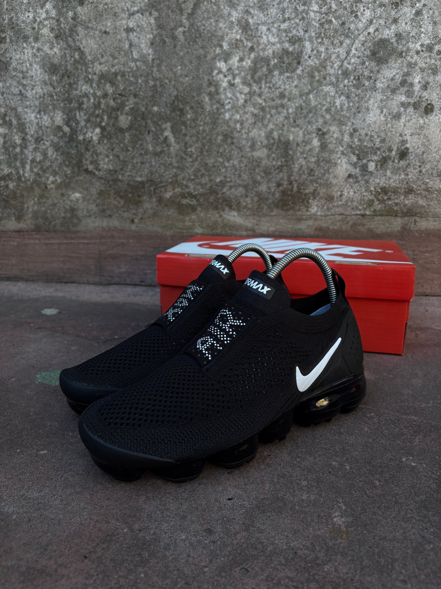 Vapor Max 2.0 flink black and white