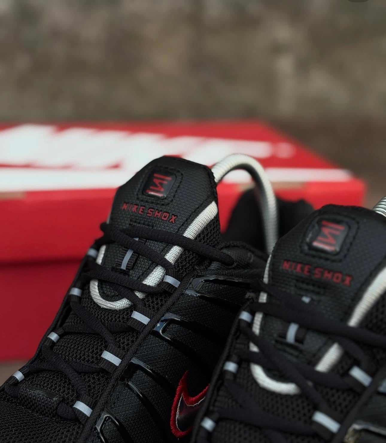 Air max shox black and red