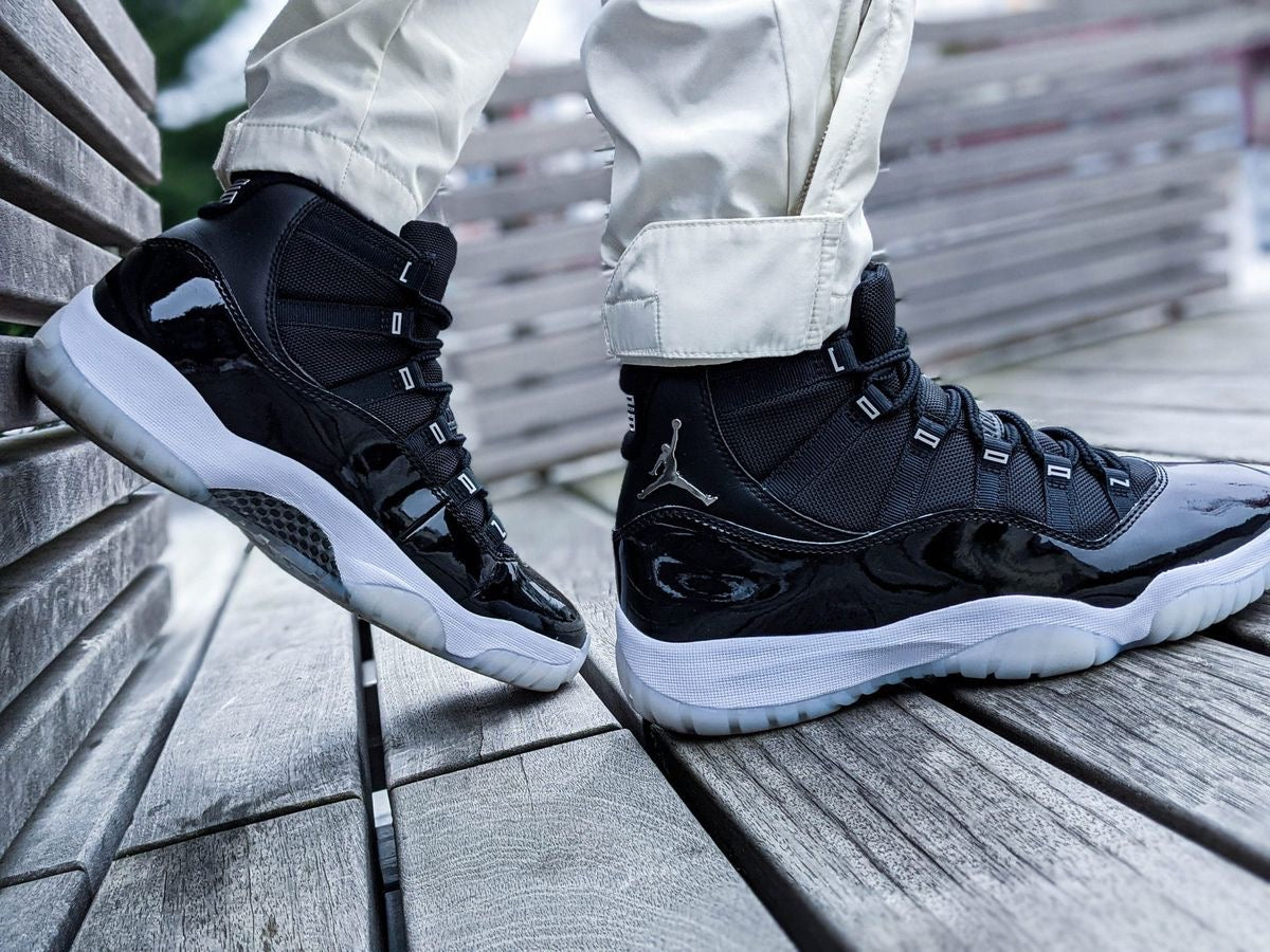 Jordan retro 11 black and white