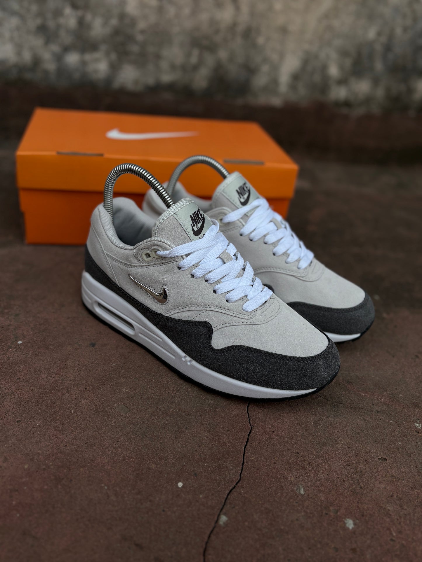 Air Max 1 grey and Brown