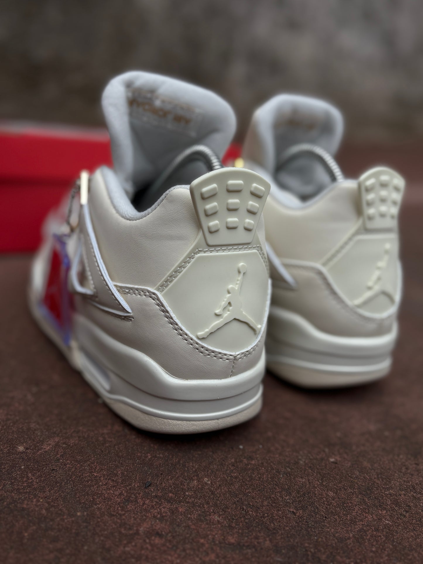 Jordan retro 4 gold