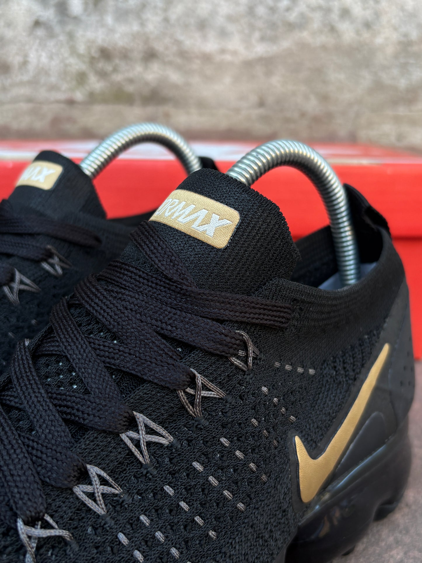 Vapor Max 2.0 black and gold