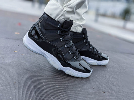Jordan retro 11 black and white