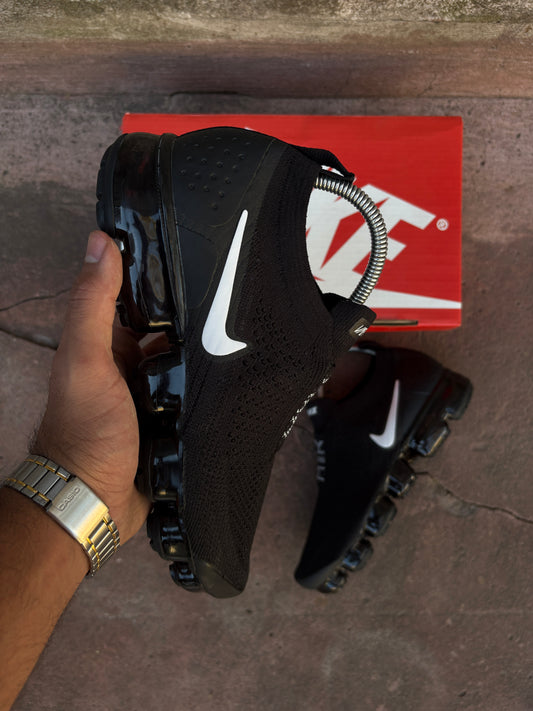 Vapor Max 2.0 flink black and white