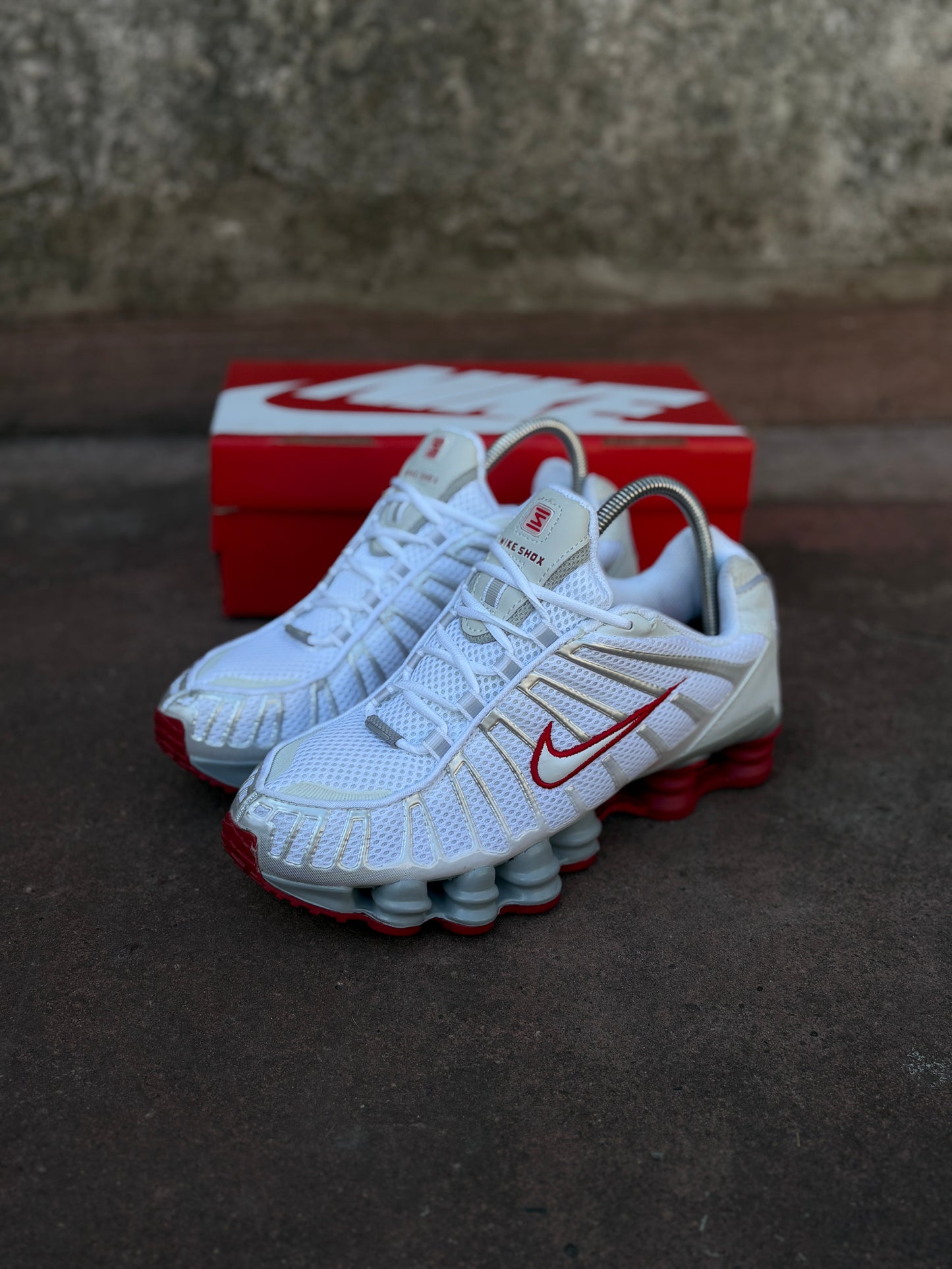 Air Max SHOX red