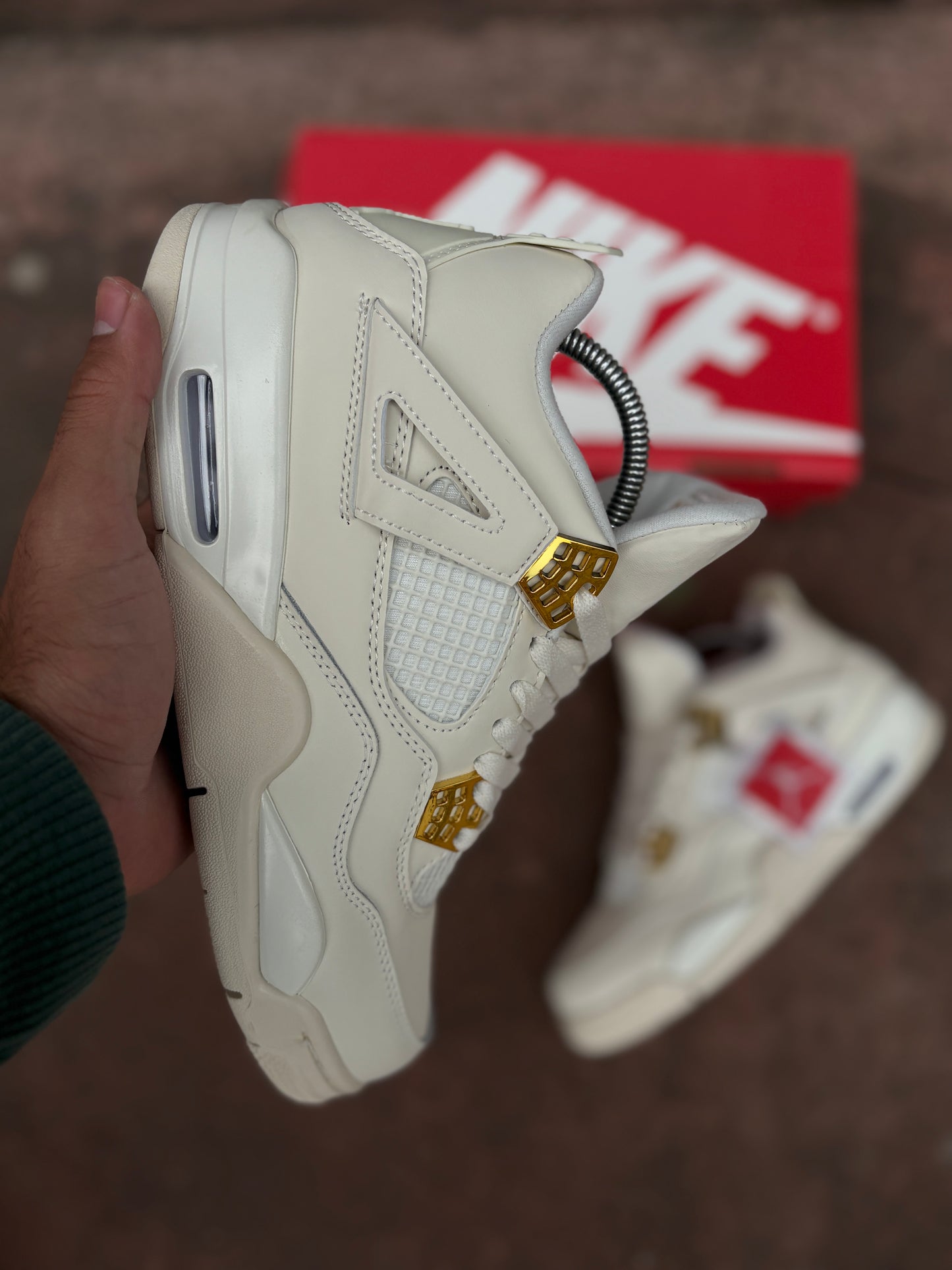 Jordan retro 4 gold