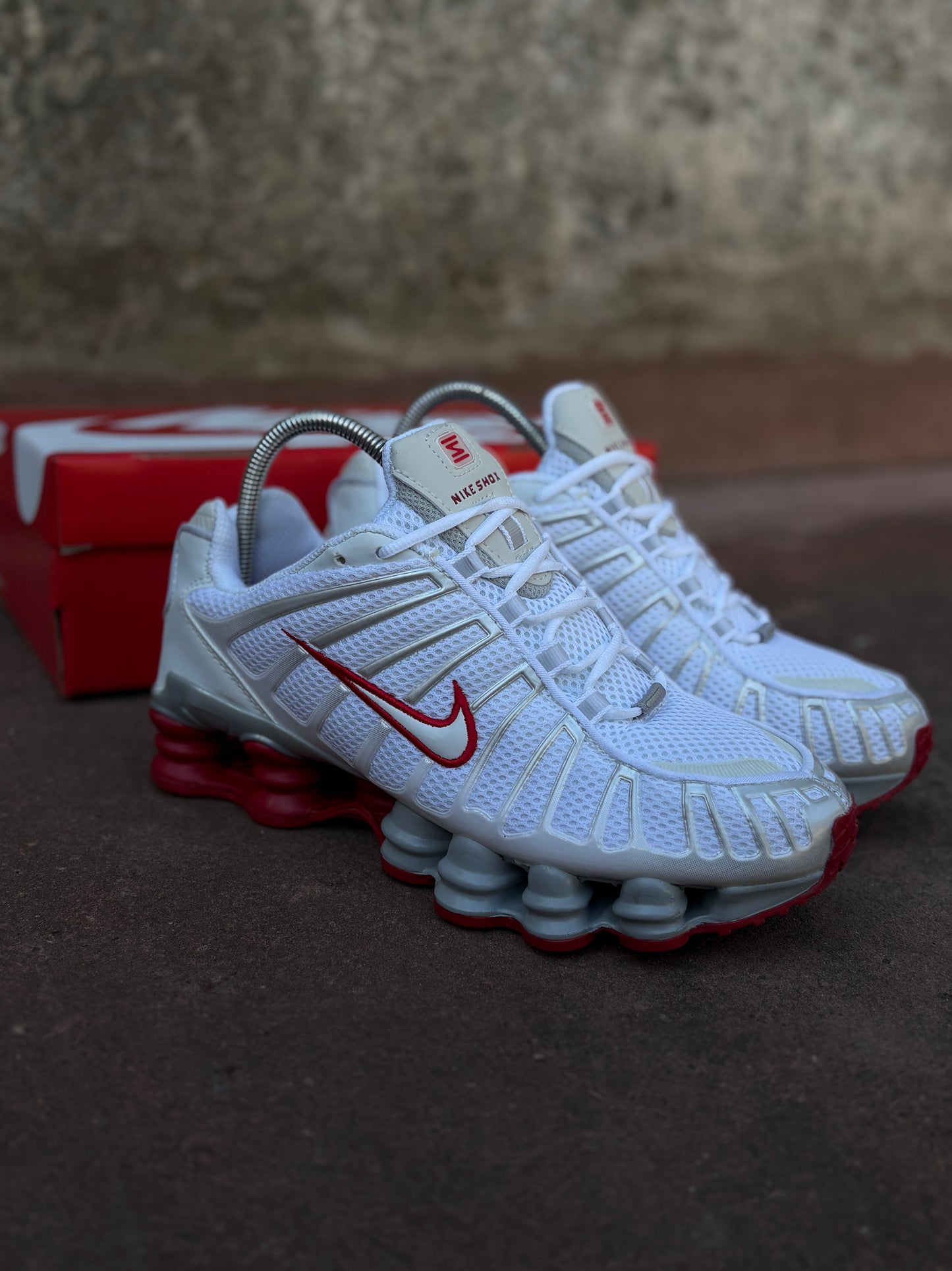 Air Max SHOX red